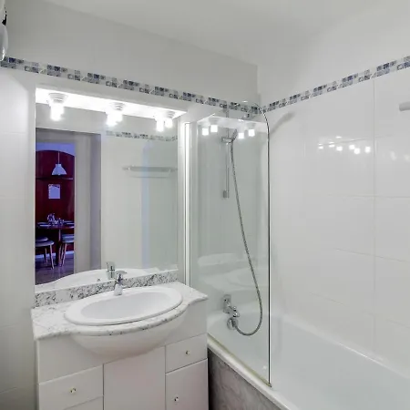T2 4 Pers Avec Terrasse, Piscine Couverte, Salle De Fitness Et Parking Couvert - Fr-1-404-249